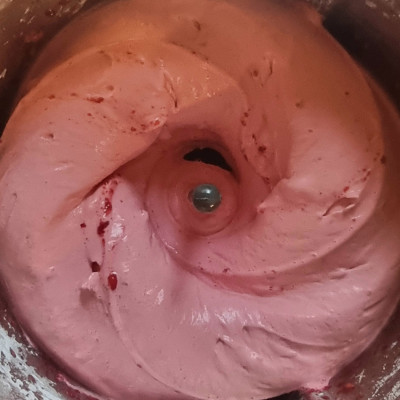 Himbeer- Eis mit Honig